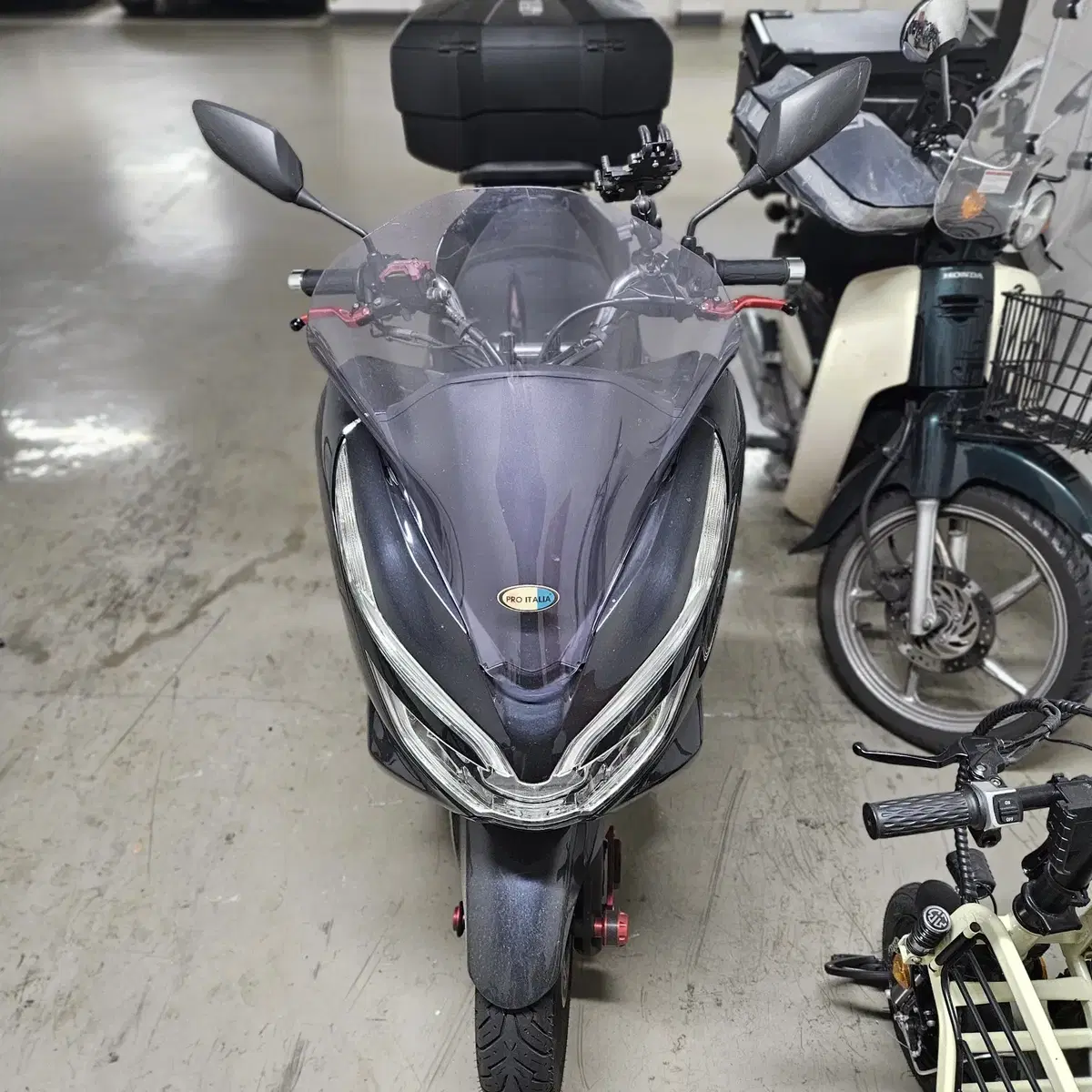 2020년식 혼다 PCX125 판매합니다.(43988Km, 탑박스포함)